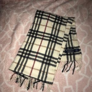 100% Cashmere Burberry Scarf